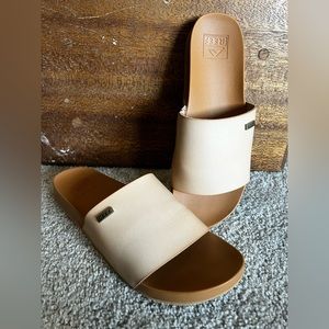 Reef sliders. Smoke free home. EUC